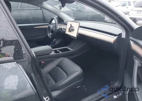 2023 Tesla Model Y Awd/Long Range Dual Motor All-Wheel Drive from USA, damaged, VIN 7SAYGDEE8PF966945